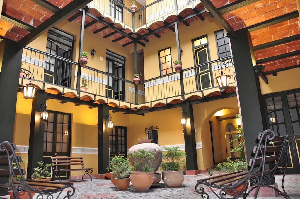 לה פאז Hotel Naira מראה חיצוני תמונה